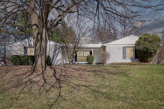 2704 Wayside Dr, Ann Arbor, MI 48103