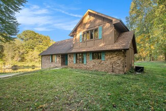1404 W Valleywood Dr, La Porte, IN 46350