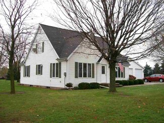 924 E Rochester St, Akron, IN 46910