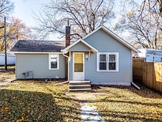 1309 Grandview Ave, Waterloo, IA 50703