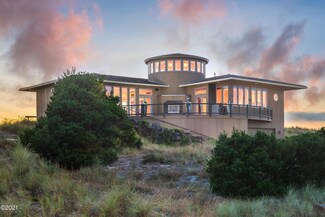 359 Salishan Dr, Lincoln Beach, OR 97388