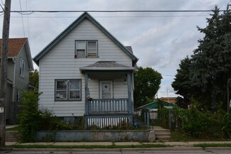 2714 W Walnut St, Milwaukee, WI 53208