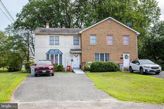 1465 S Maple Dr, Vineland, NJ 08360