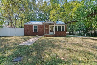 1328 E Calhoun St, Springfield, MO 65802