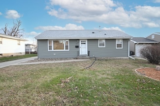 1461 40th St NE, Cedar Rapids, IA 52402