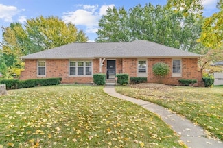 1704 NW Birch Cir, Blue Springs, MO 64014