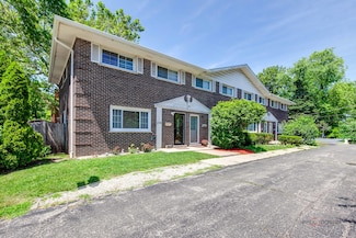 320 Skokie Ct, Wilmette, IL 60091