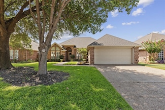 5022 Southpoint Dr, Arlington, TX 76017