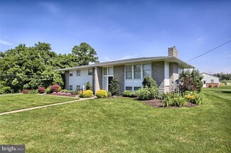 219 W Mckinley Ave, Myerstown, PA 17067