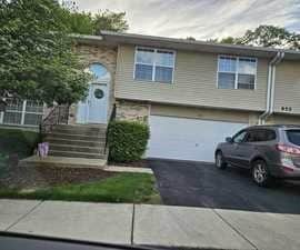 955 Elderberry Cir Unit 103, Naperville, IL 60563