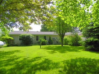 1525 S Miner Rd, Crystal, MI 48818