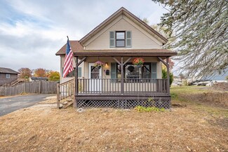 28 Royal St, Chicopee, MA 01020