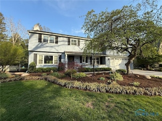 2386 Evergreen Rd, Ottawa Hills, OH 43606