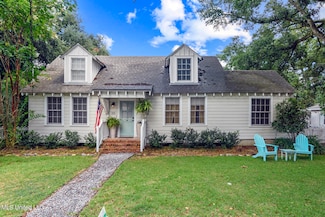 111 Bay View Ct, Bay Saint Louis, MS 39520
