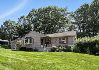 51 Glenview Dr, West Springfield, MA 01089