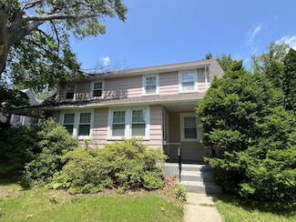 73 Fairview Ave, Port Washington, NY 11050