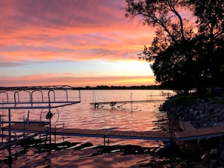 33798 Shady Oak Dr, Clinton, MN 56225