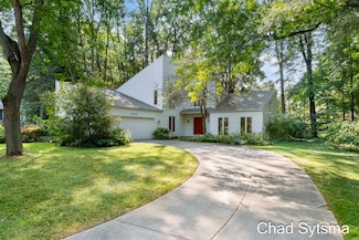 4508 Winged Foot Dr SE, Grand Rapids, MI 49546