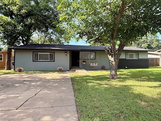 1323 Morado St, Graham, TX 76450