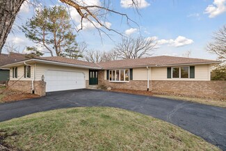 5385 Pineview Ln N, Plymouth, MN 55442