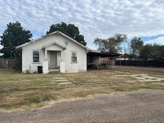 1121 W Bryan St, Memphis, TX 79245