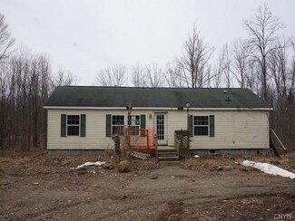 59 Barnard Rd, Phoenix, NY 13135