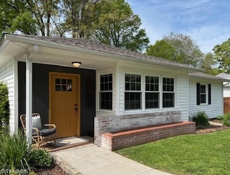 3703 Pershing Ct, Greensboro, NC 27408