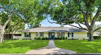 4408 Laren Ln, Dallas, TX 75244