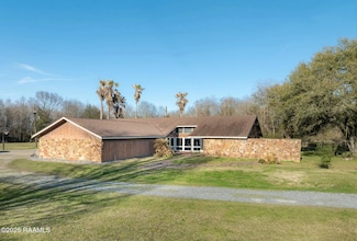 2675 Pine Point Rd, Ville Platte, LA 70586