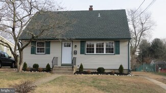 325 E Stafford Ave, Laurel Springs, NJ 08021
