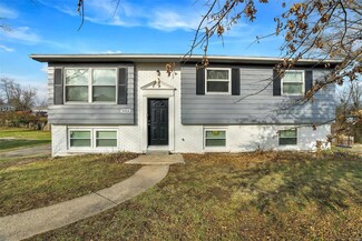 5916 Dogwood Ln, Godfrey, IL 62035