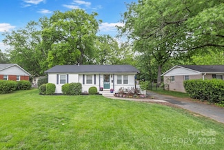3809 Topsfield Rd, Charlotte, NC 28211
