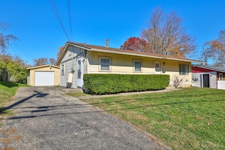 2542 Adams Rd, Cincinnati, OH 45231