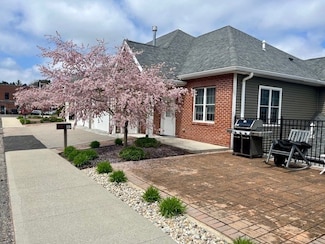 32 Capone Rd Unit 32, Foxborough, MA 02035