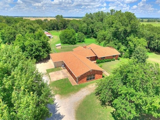 1066 County Road 1383, Chickasha, OK 73018