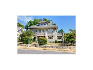 400 W 63rd St, Kansas City, MO 64113