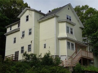 663 Bernon St, Woonsocket, RI 02895