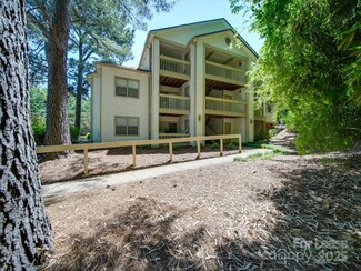 1052 Churchill Downs Ct, Charlotte, NC 28211