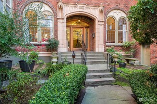 124 Warren Ave N Unit B, Seattle, WA 98109