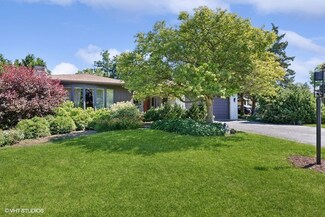 1344 Pendleton Ln, Glenview, IL 60025