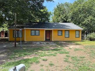 1491 Francis St, Greenville, MS 38701