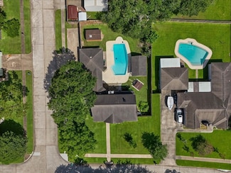 1017 Tipperary Ave, Friendswood, TX 77546