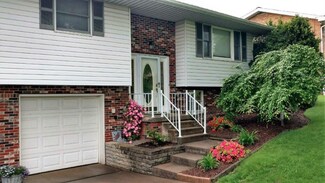 127 Watson Dr, Hopwood, PA 15445