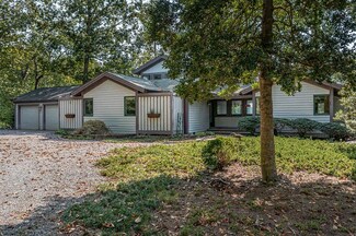 354 Clubhouse Rd, Irvington, VA 22480