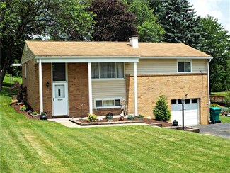 60 Blair Rd, Eighty Four, PA 15330