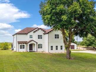 10700 South Ave, Howey In the Hills, FL 34737