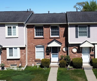 37008 Charter Oaks Blvd, Clinton Township, MI 48036