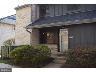 553 Foxwood Ln, Paoli, PA 19301