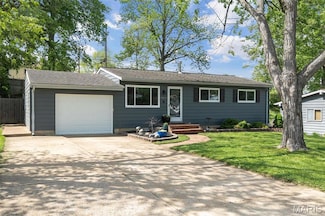 10819 Platte Dr, Saint Louis, MO 63123
