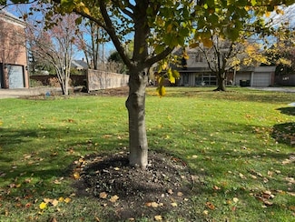 945 Pine Tree Ln, Winnetka, IL 60093